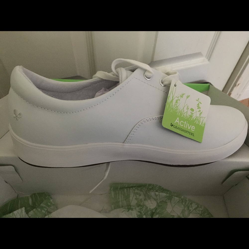 NWT Women's Grasshoppers Sneakers 9 W